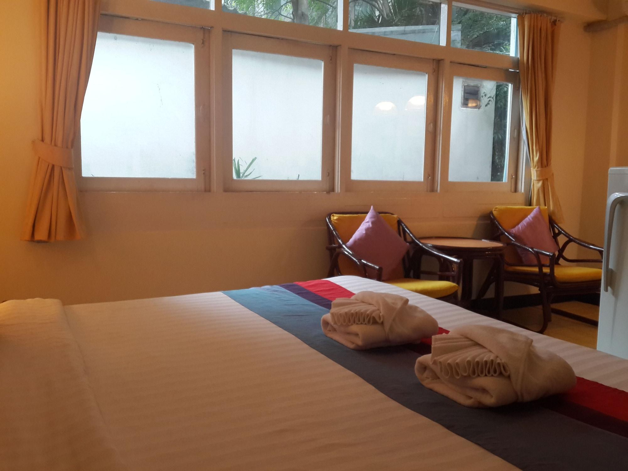 Sawasdee Sukhumvit Inn Bangkok Exterior photo