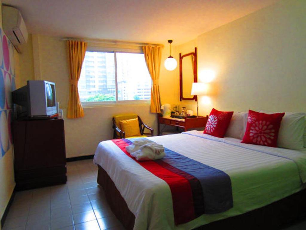 Sawasdee Sukhumvit Inn Bangkok Exterior photo